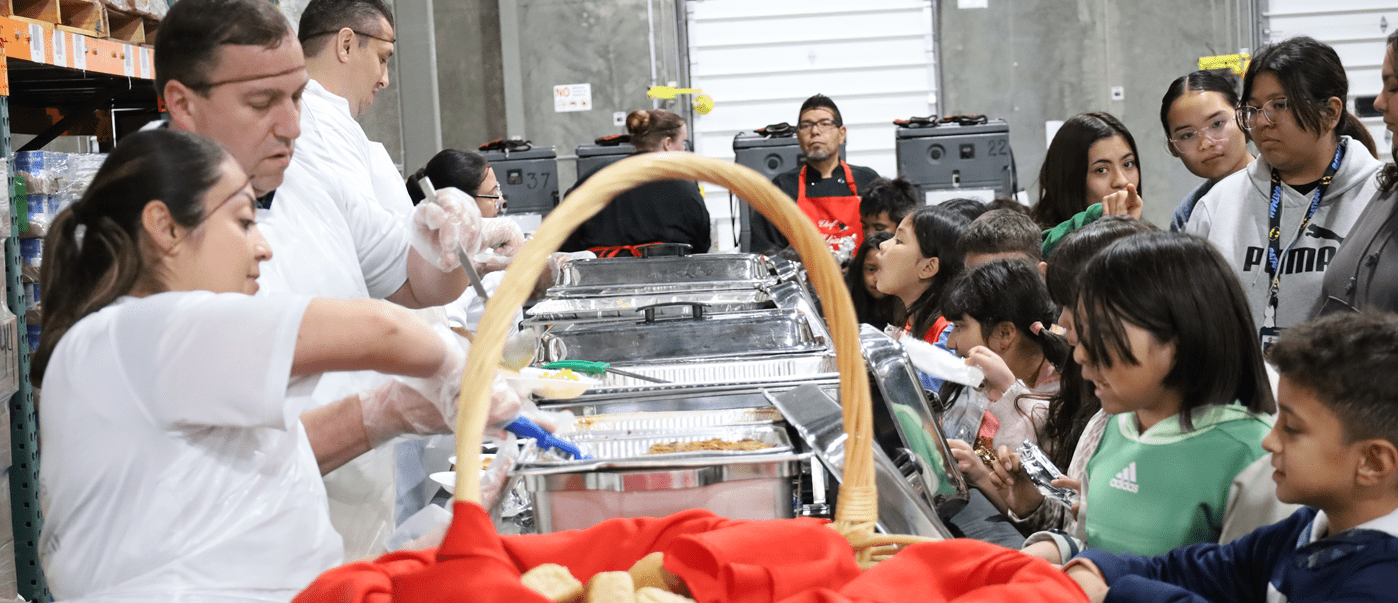 Enbridge Employees volunteering in Utah's food bank